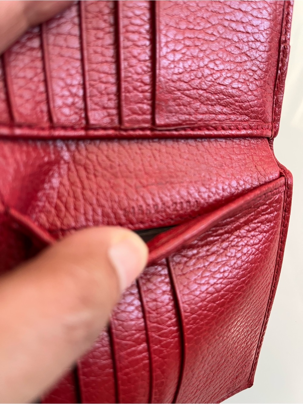 Gucci Interlocking GG Red Leather Wallet - Picture 5 of 10